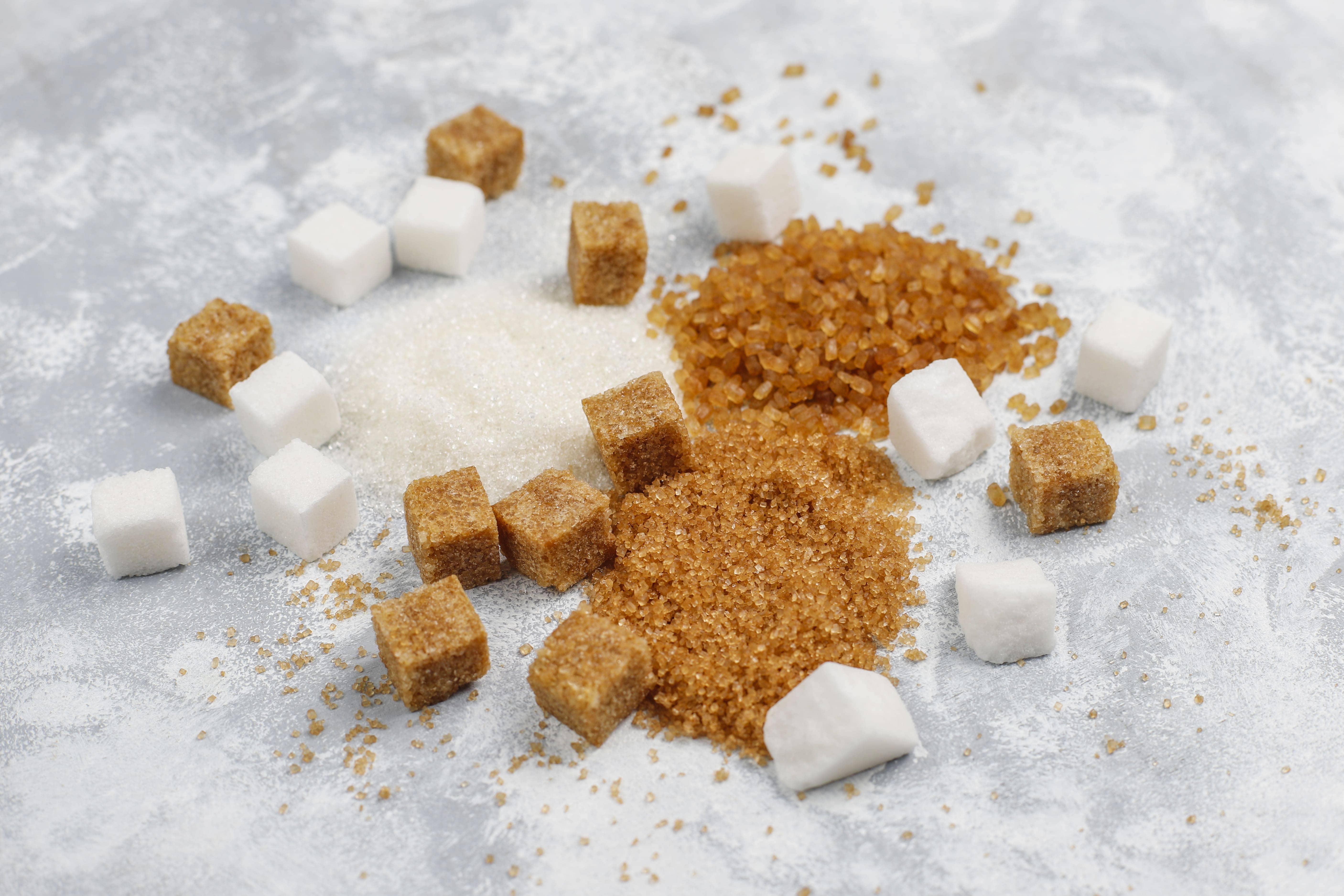 Сахар. Сахар белый свекловичный. Природный сахар. Крупный сахар. Кучка сахара.